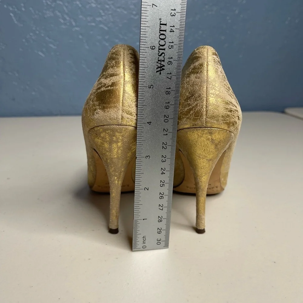 Kate Spade Gold Stiletto textured leather distressed looking size 6.5 Heels